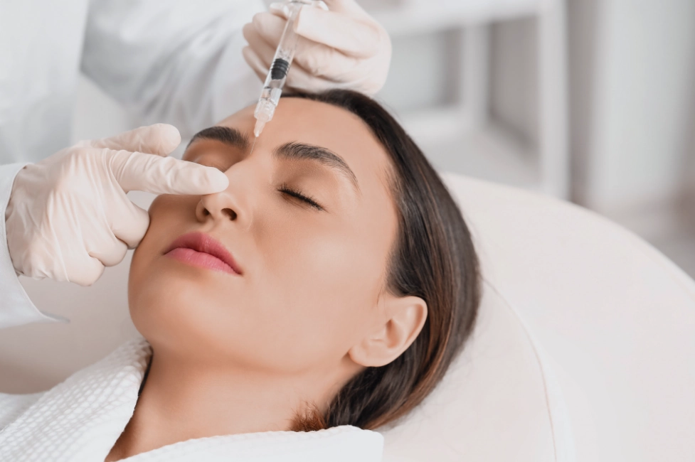 چه بیماری هایی از طریق تزریق بوتاکس درمان می شوند؟